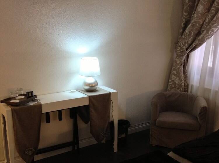 اتاق سوپریور, Albergo Marin