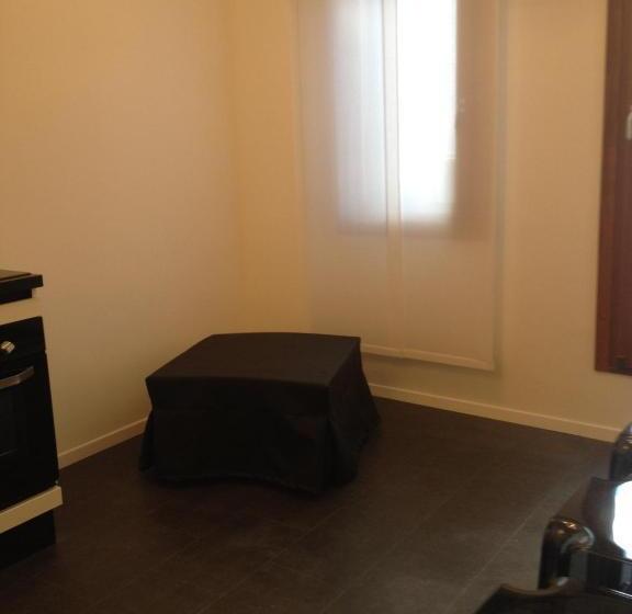 آپارتمان 3 خوابه, Albergo Marin