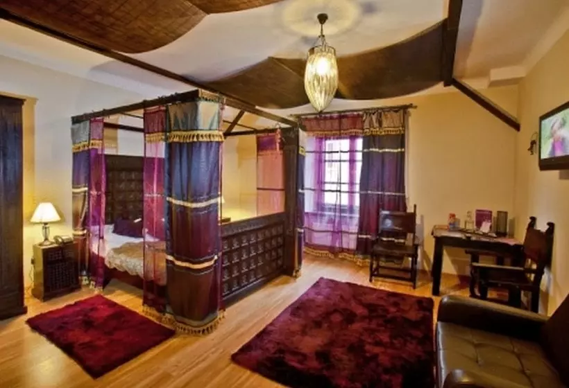 اتاق لوکس, Castle Inn