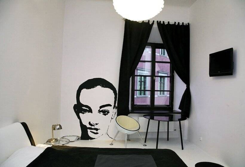 חדר דלוקס, Castle Inn