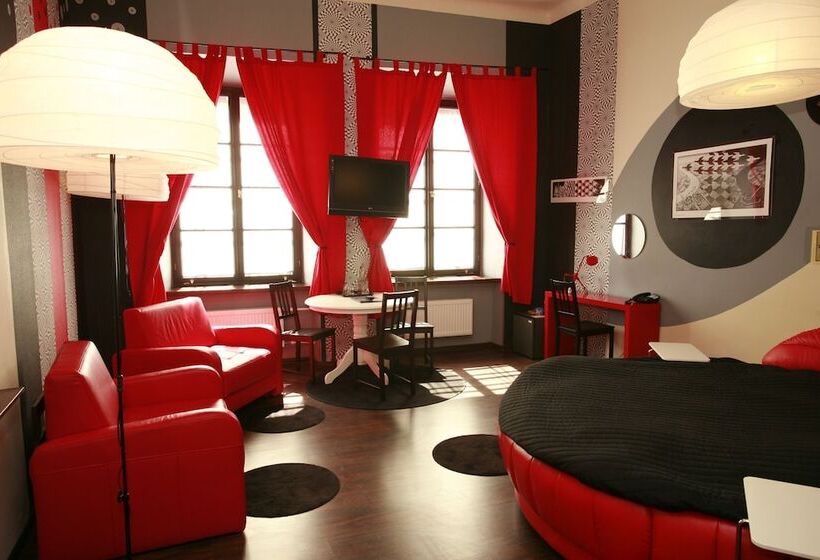 חדר דלוקס, Castle Inn