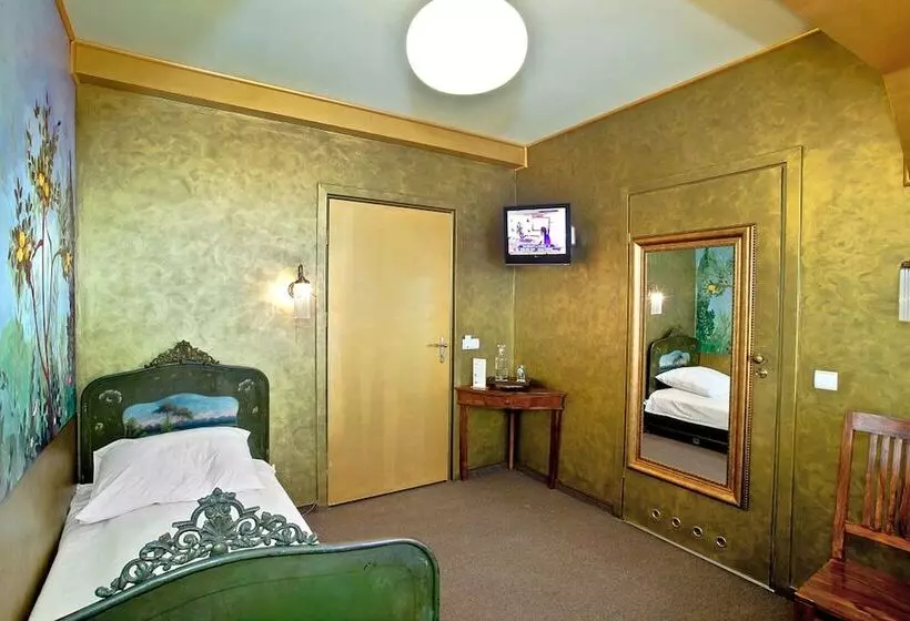 اتاق استاندارد یک نفره, Castle Inn