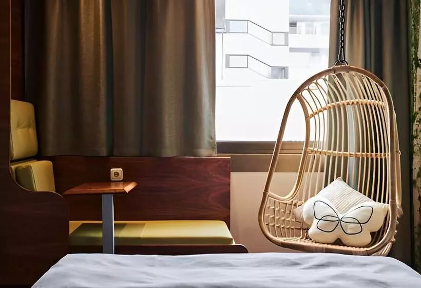 Habitación Cuádruple Estándar, Cocoon Stachus