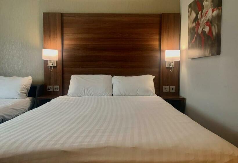 Семейный Номер, Days Inn Wetherby