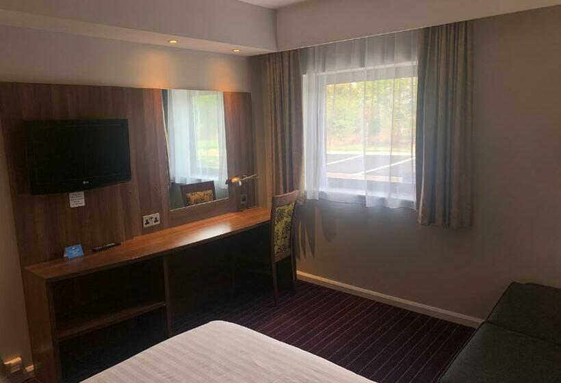 Семейный Номер, Days Inn Wetherby