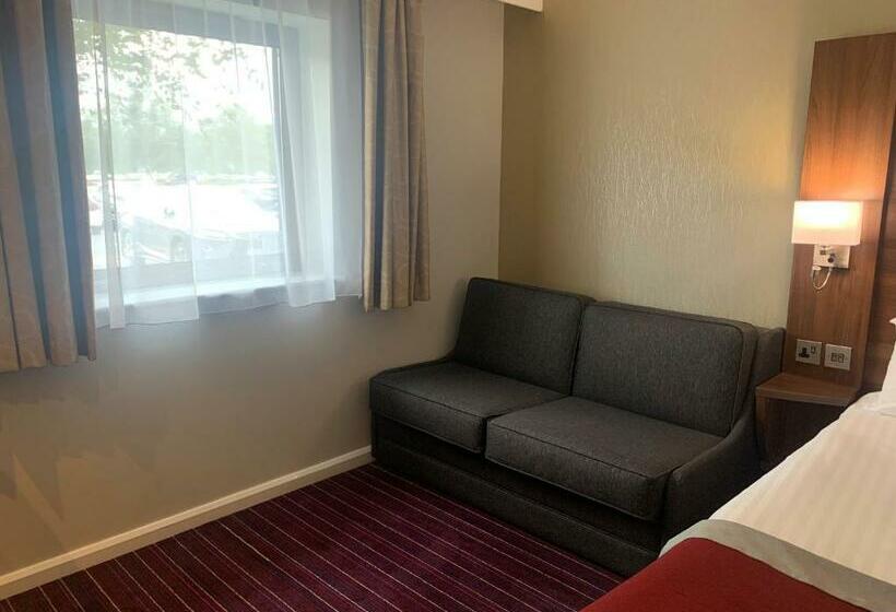 Семейный Номер, Days Inn Wetherby