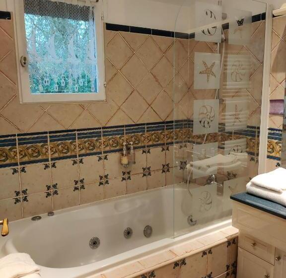 スタンダードルーム, Demeures & Châteaux Hôtel Domaine Le Clos Des Fontaines