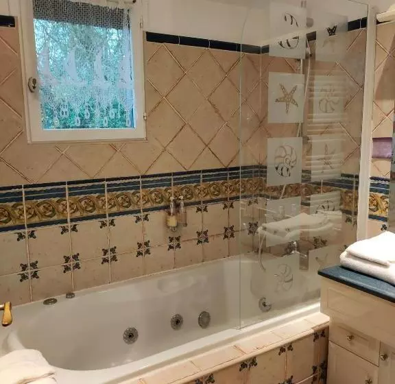 スタンダードルーム, Demeures & Châteaux Hôtel Domaine Le Clos Des Fontaines