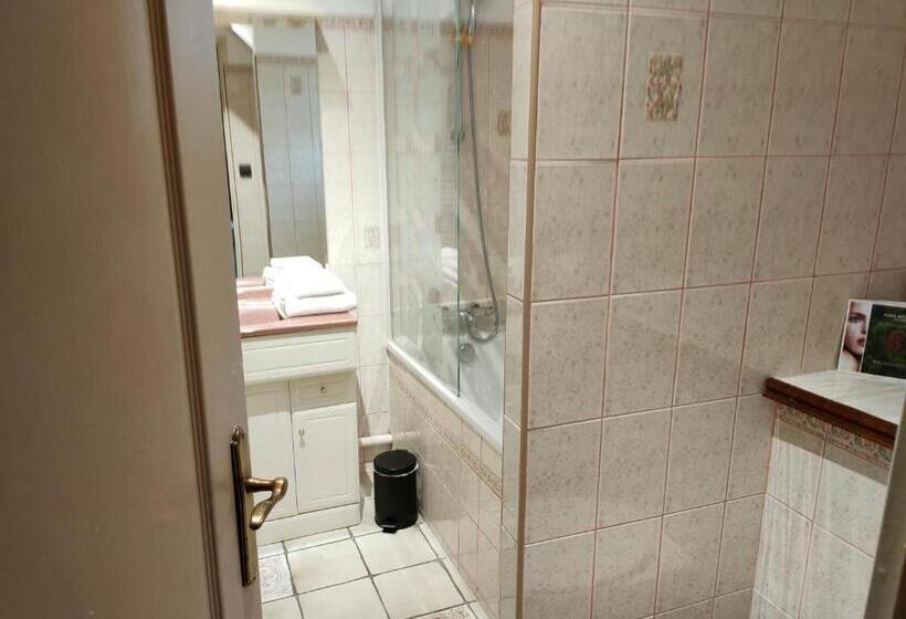 スタンダードルーム, Demeures & Châteaux Hôtel Domaine Le Clos Des Fontaines