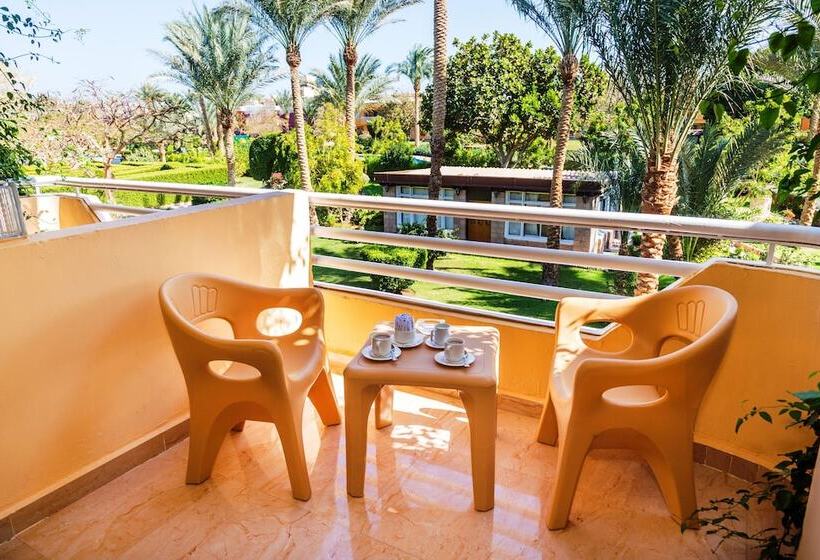 اتاق لوکس با چشم‌انداز دریا, Golden Beach Resort