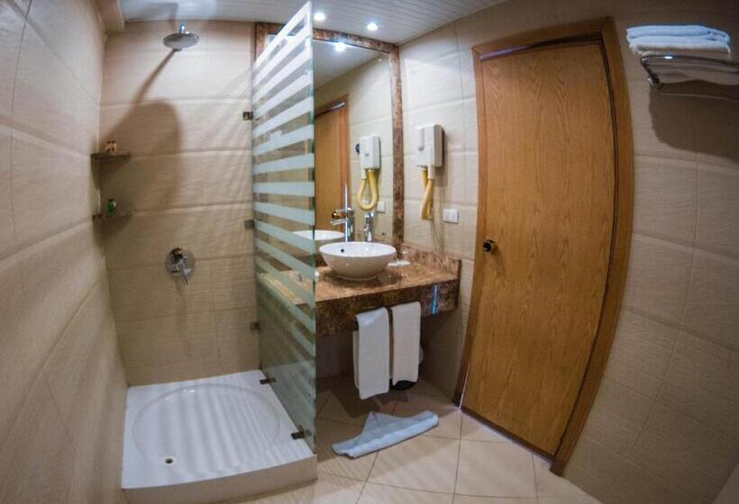 اتاق استاندارد با چشم‌انداز دریا, Golden Beach Resort