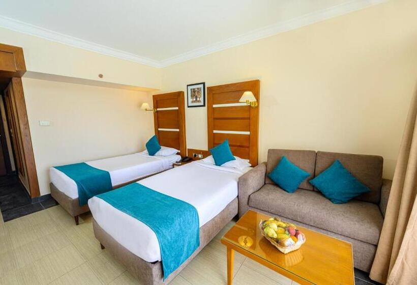 اتاق استاندارد با چشم‌انداز دریا, Golden Beach Resort