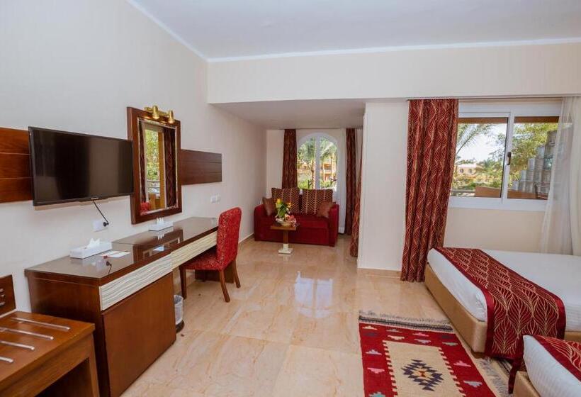 اتاق سه نفره دلوکس با چشم‌انداز باغ, Golden Beach Resort