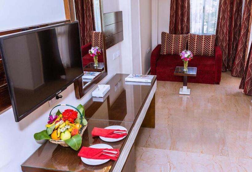 اتاق استاندارد سه نفره, Golden Beach Resort