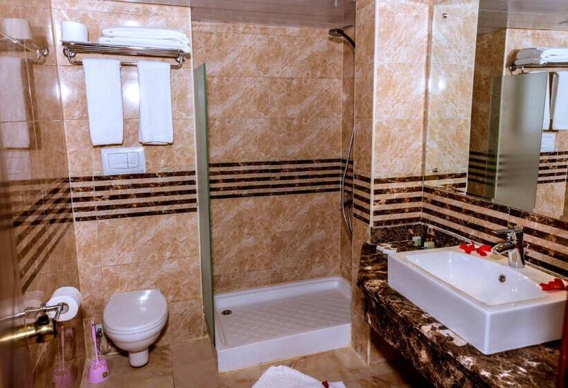 اتاق لوکس با چشم‌انداز دریا, Golden Beach Resort