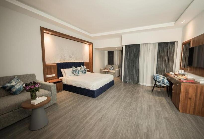 اتاق سوپریور با چشم‌انداز دریا, Golden Beach Resort