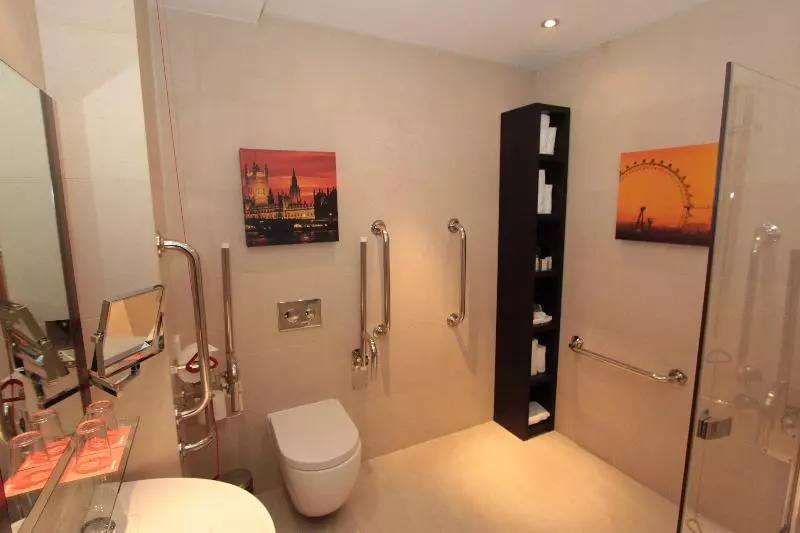 キングサイズベッドのスタンダードルーム, Indigo London Tower Hill, An Ihg
