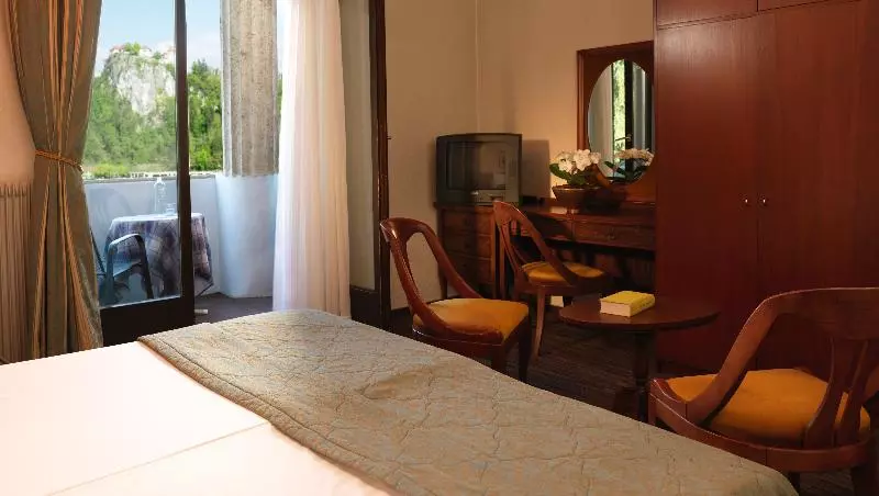 اتاق استاندارد با چشم‌انداز دریاچه, Jadran  Sava S & Resorts