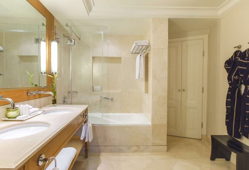 סוויטה דלוקס, Kempinski Nile Hotel, Cairo