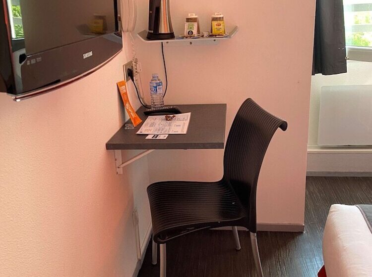 Номер Стандарт, Kyriad Quimper Sud