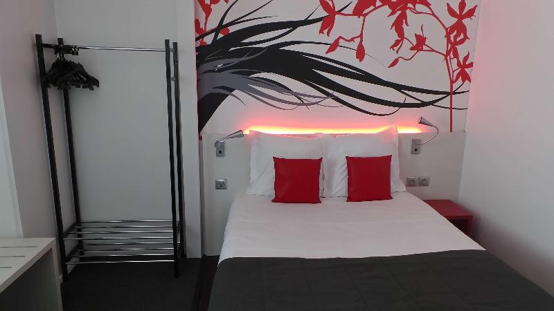 Номер Стандарт, Kyriad Quimper Sud