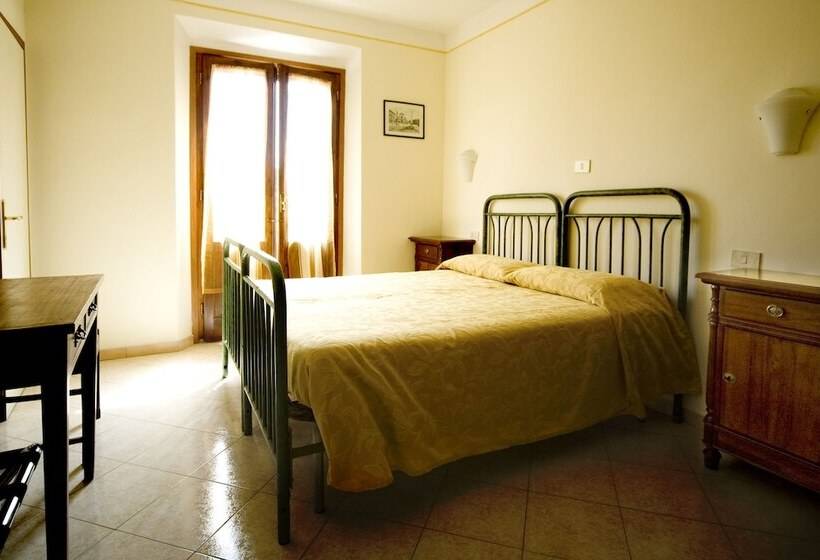 اتاق استاندارد یک نفره, Merlini