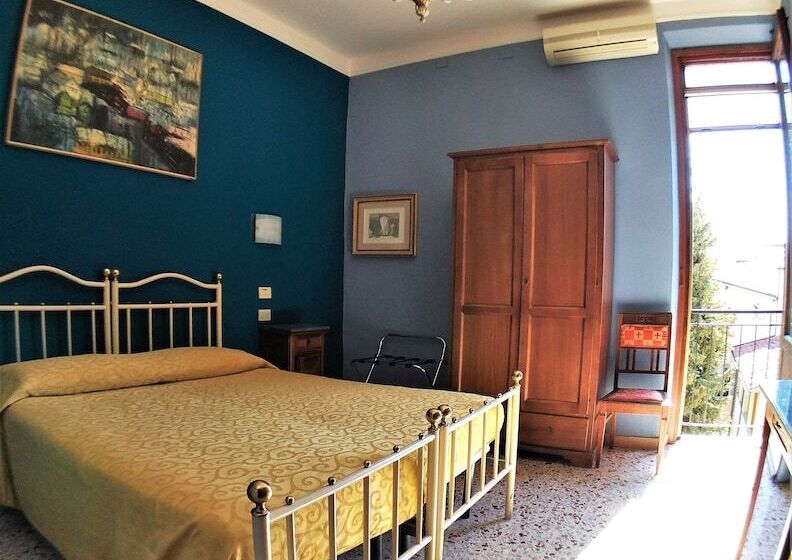 اتاق استاندارد یک نفره, Merlini