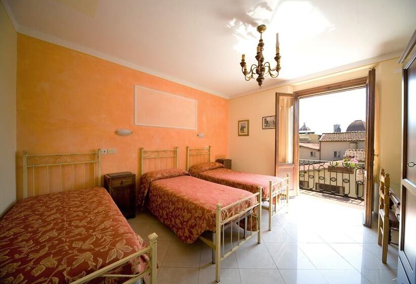 اتاق استاندارد سه نفره, Merlini