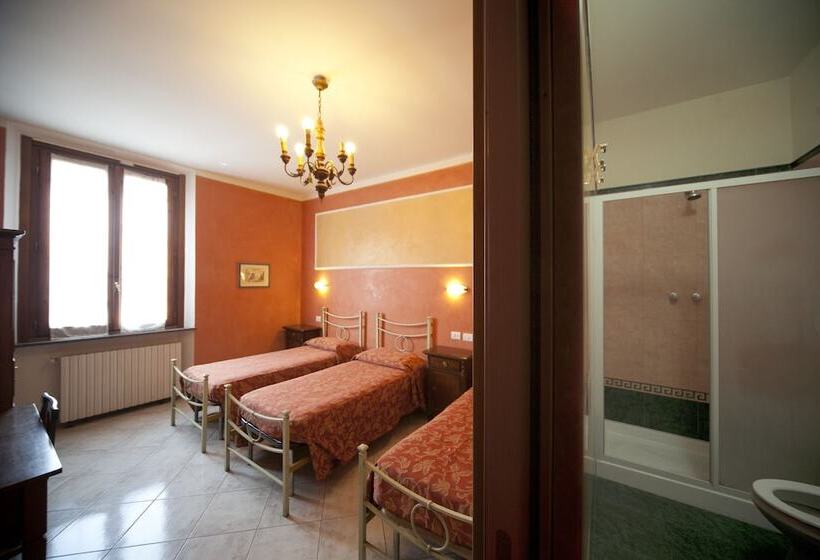 اتاق استاندارد سه نفره, Merlini