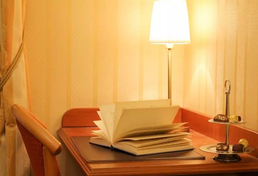 اتاق سوپریور, Pension Opera Suites I Self Check In