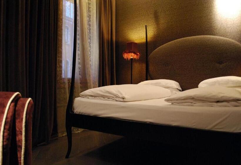 اتاق لوکس با چشم‌انداز, Palazzo Barbarigo Sul Canal Grande