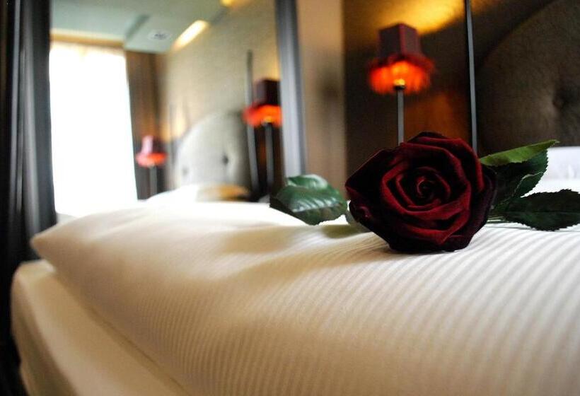 اتاق لوکس با چشم‌انداز, Palazzo Barbarigo Sul Canal Grande