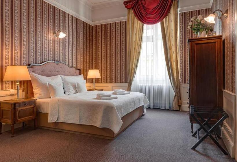 Suíte Júnior, Praga 1885