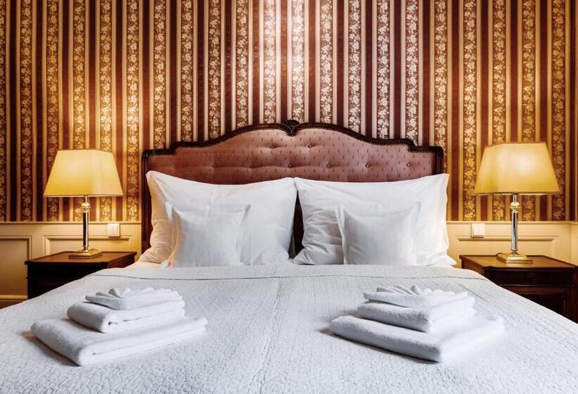 Suíte Júnior, Praga 1885