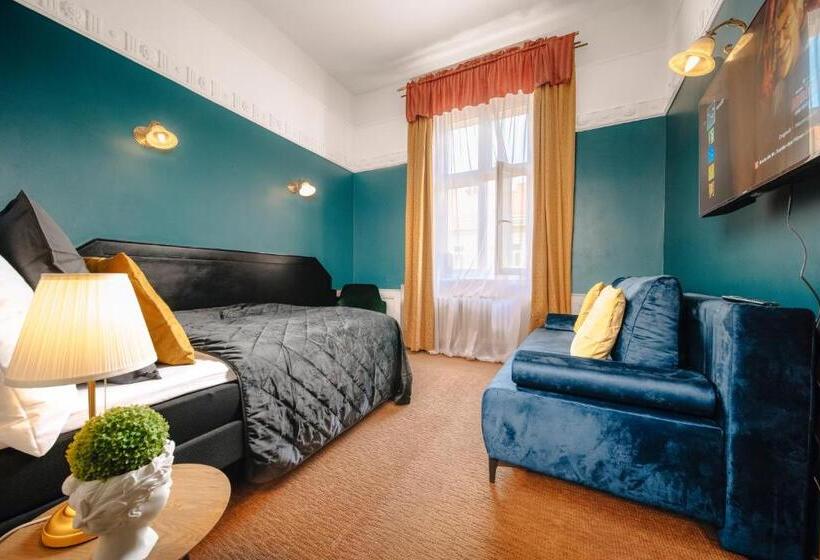 Quarto Estandar, Praga 1885