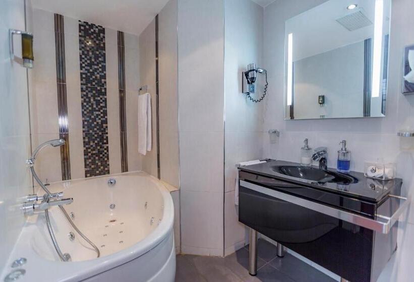 Полулюкс, Relais Saint Jean Troyes