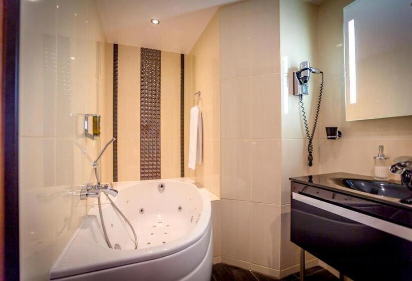 Полулюкс, Relais Saint Jean Troyes