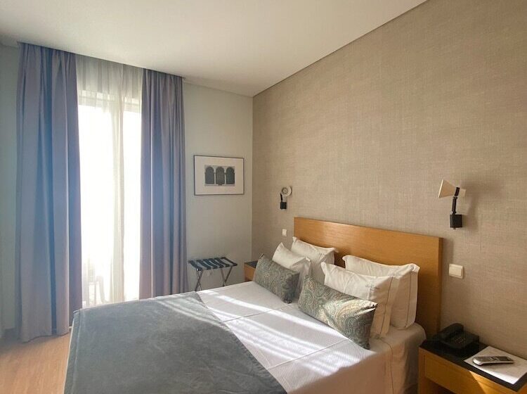 اتاق استاندارد, Sete Colinas