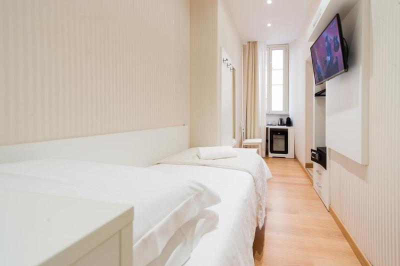 اتاق استاندارد یک نفره, Trevi 41