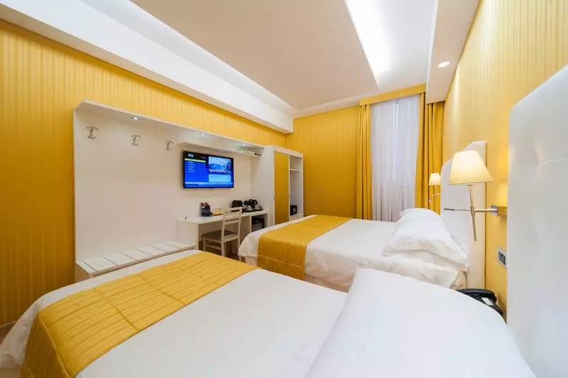 اتاق استاندارد سه نفره, Trevi 41