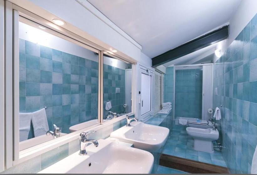 اتاق سوپریور, Trevi 41