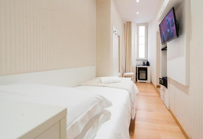 اتاق استاندارد یک نفره, Trevi 41