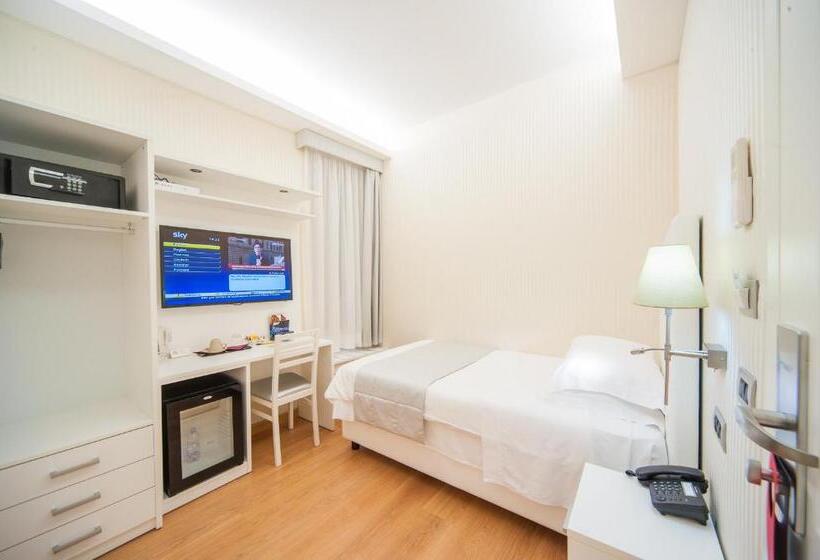 اتاق استاندارد یک نفره, Trevi 41