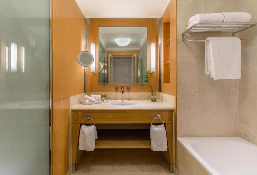 סוויטת ג'וניור, Kempinski Nile Hotel, Cairo