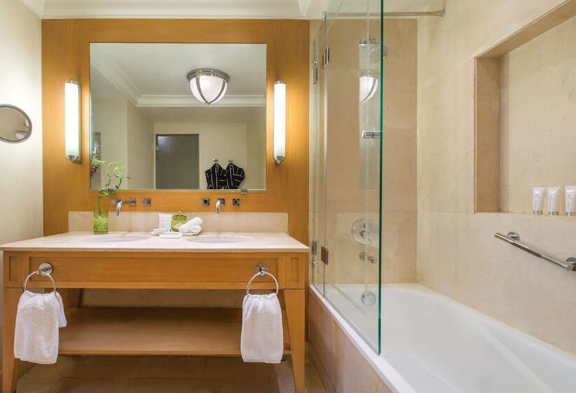 סוויטה דלוקס, Kempinski Nile Hotel, Cairo