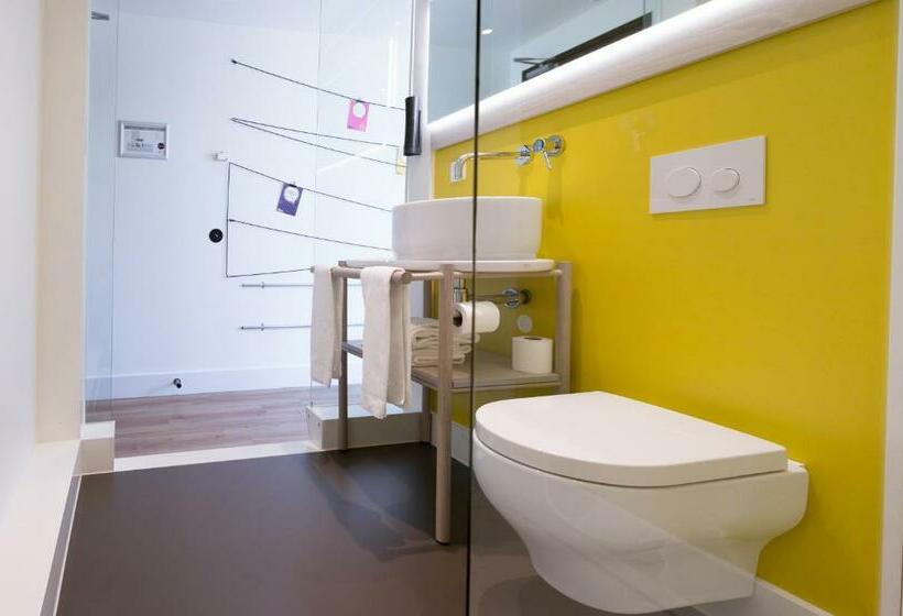 Basic Room, Qbic Amsterdam Wtc