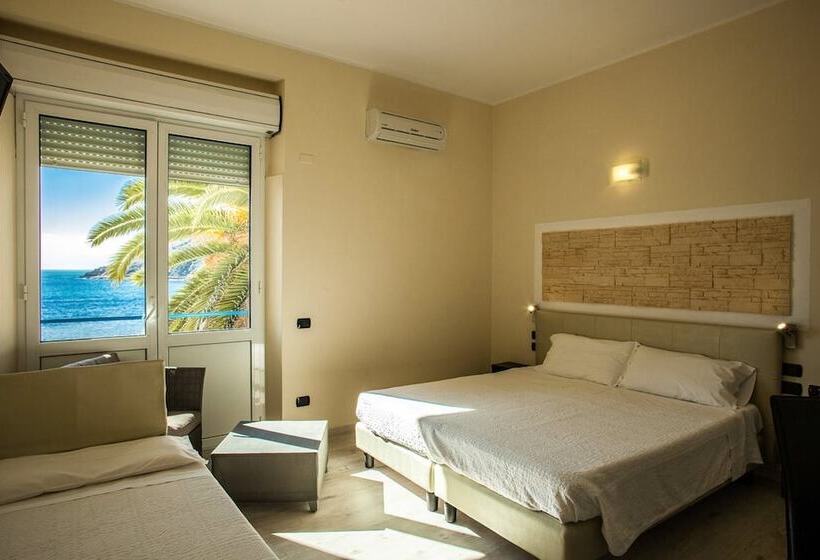 Номер Deluxe Вид на Море, Calamosca