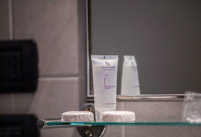 Номер Стандарт Вид на Море, Calamosca