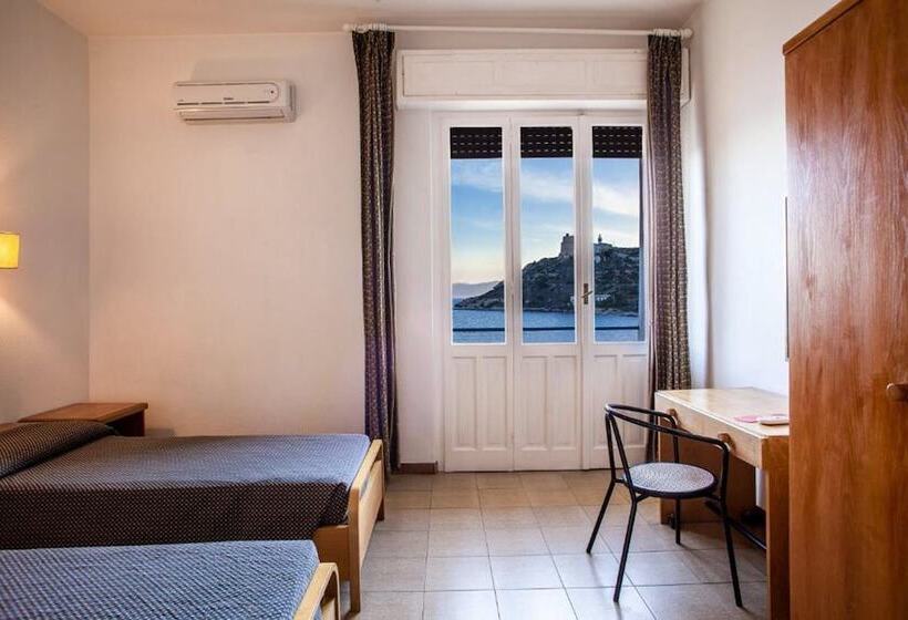 Номер Стандарт Вид на Море, Calamosca