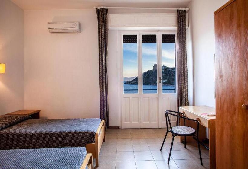 Номер Стандарт Вид на Море, Calamosca